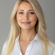 Elena Freya